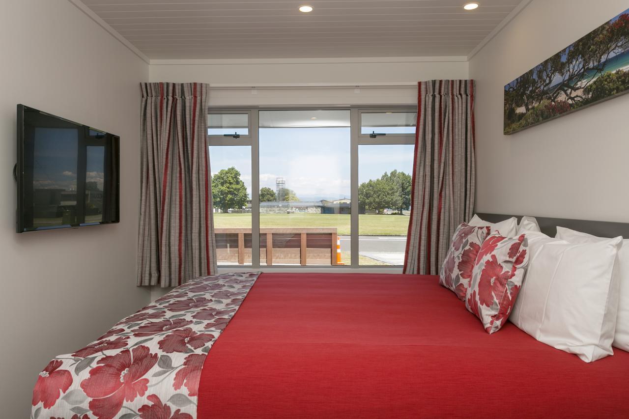 Emotel Taupo Bagian luar foto